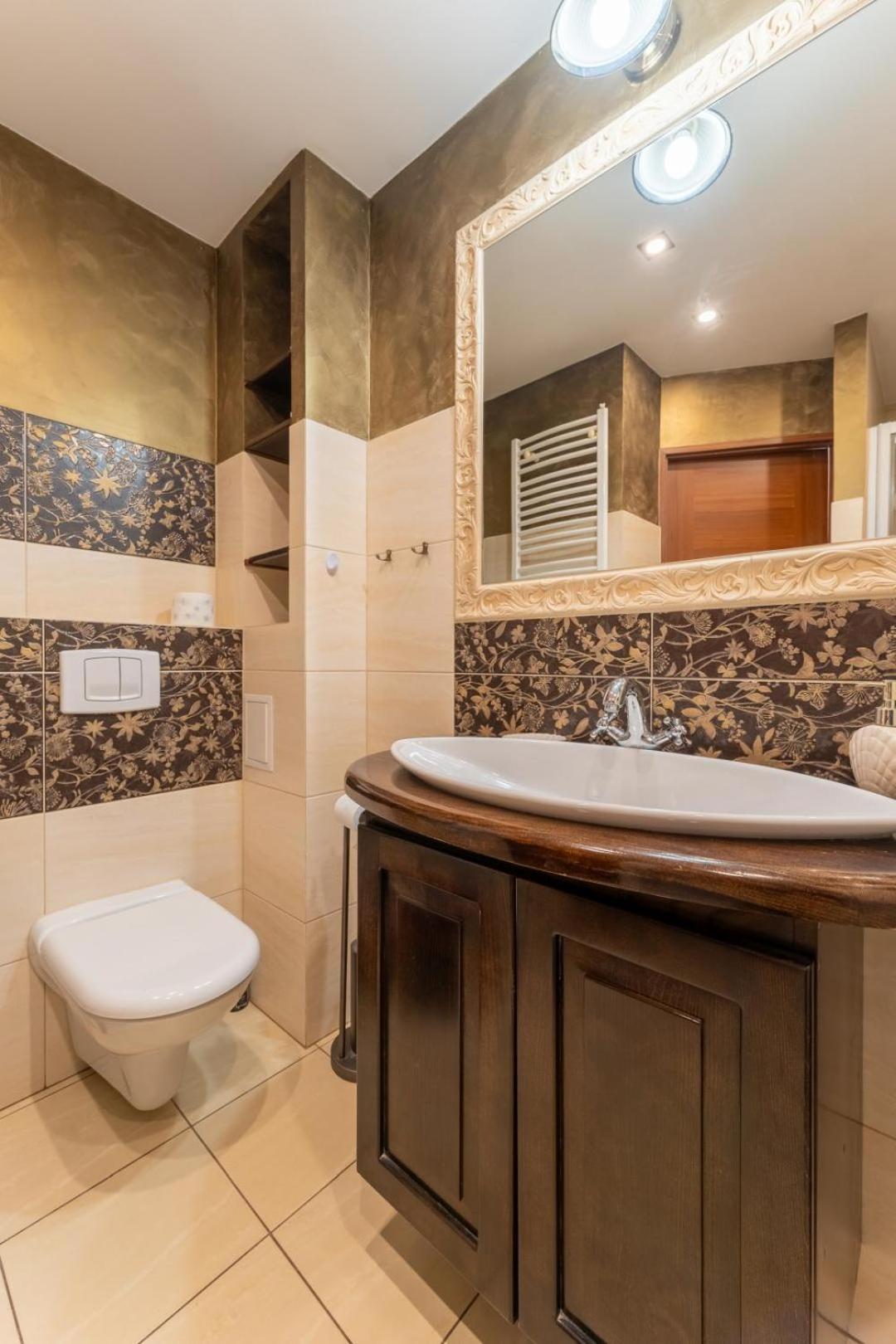 Apartament Ratuszlove - 2 Osobne Sypialnie, Z Widokiem Na Ratusz - By Spaceapart Jelenia Gora Ngoại thất bức ảnh